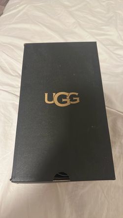 Brand New Uggs: Detailed embroidery with a soft and fuzzy inside. Will definitely satisfy your needs