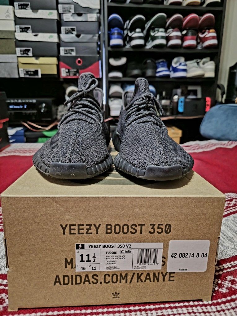 Yeezy 350 V2 Black Non Reflective Men Size 11.5