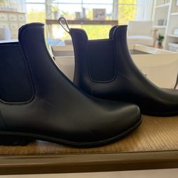 Nearly New Target (New Day) Chelsea Boots Size 10