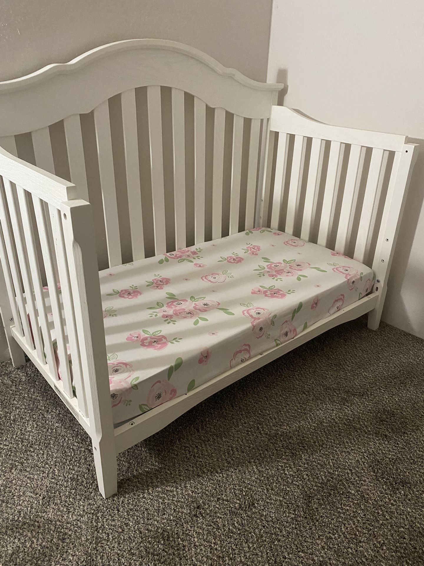 Delta Children 4-in-one convertible crib