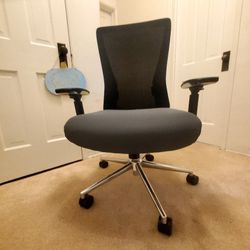 Heglin Home Furnishings Office Swivel  chair 