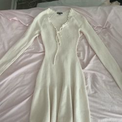 Cute dress size extra extra small, but fits like a small. The sizing runs big.