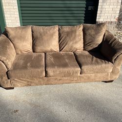 Suede Couch 🚚 FREE DELIVERY 🚚 