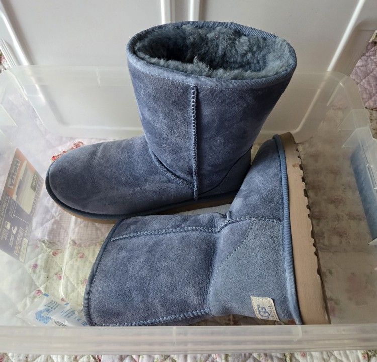 BLUE UGG BOOTS
