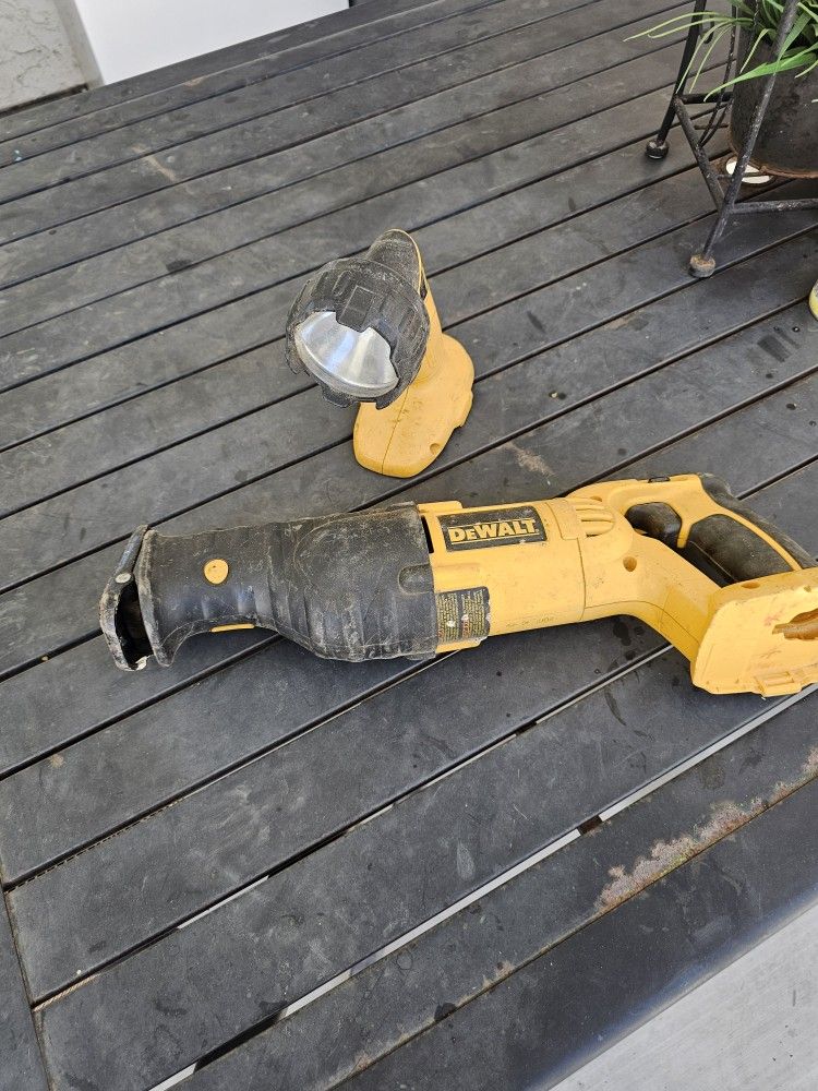 Dewalt Saws All And Light (No Baterry)