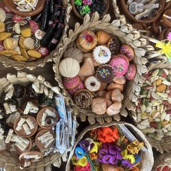 Dia De Muerto Ofrenda Pieces. Day Of The Dead Offering Altar Accessories 