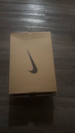 AIR JORDAN 11RETRO   Size 9 Men