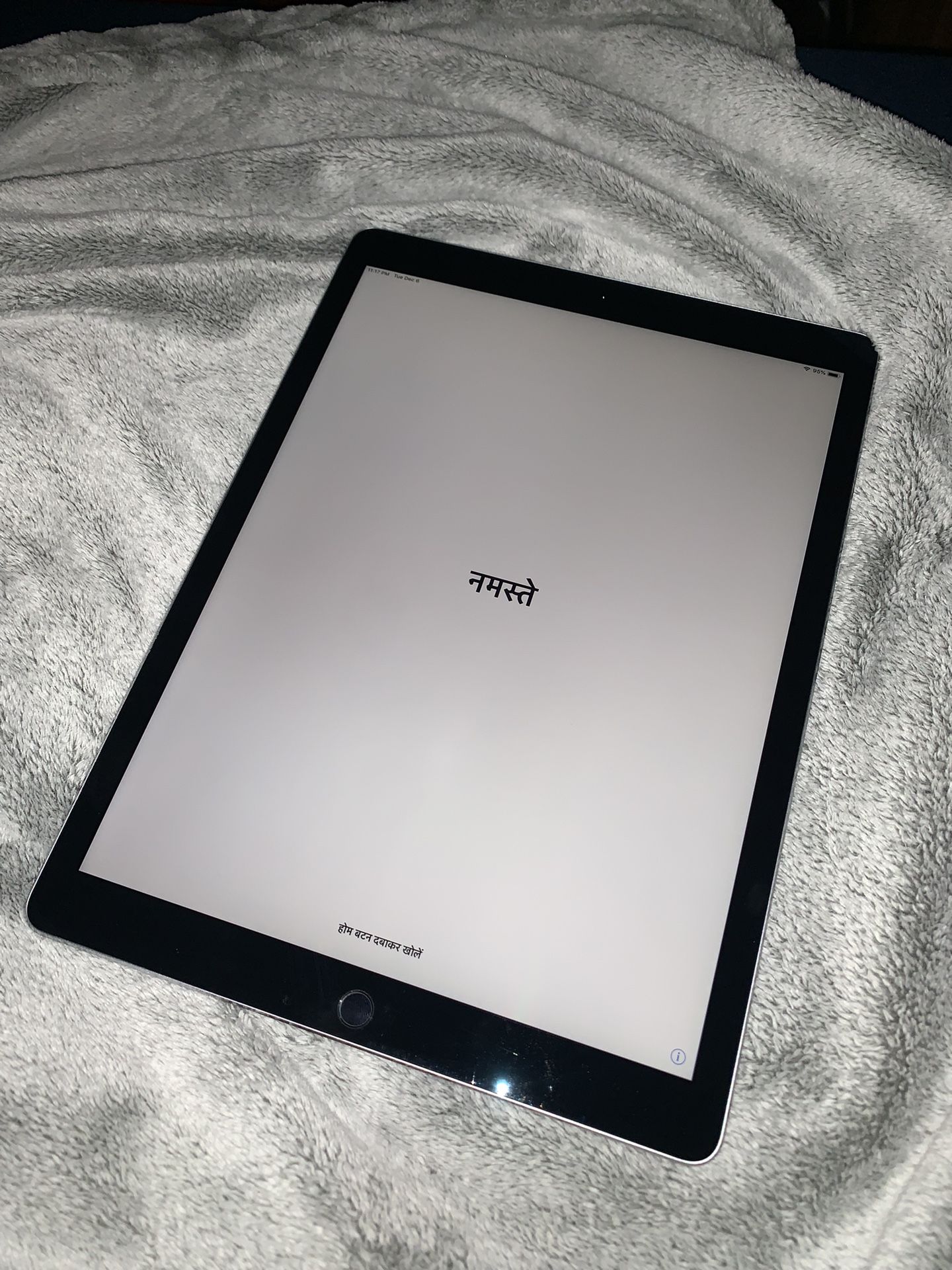 Apple iPad Pro 12.9" (2nd Gen) 256 gb Wi-Fi Tablet 