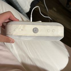 Beats pill Bluetooth speaker 