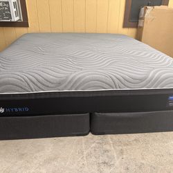 King Matress And Box Spring Used Good Condition 
