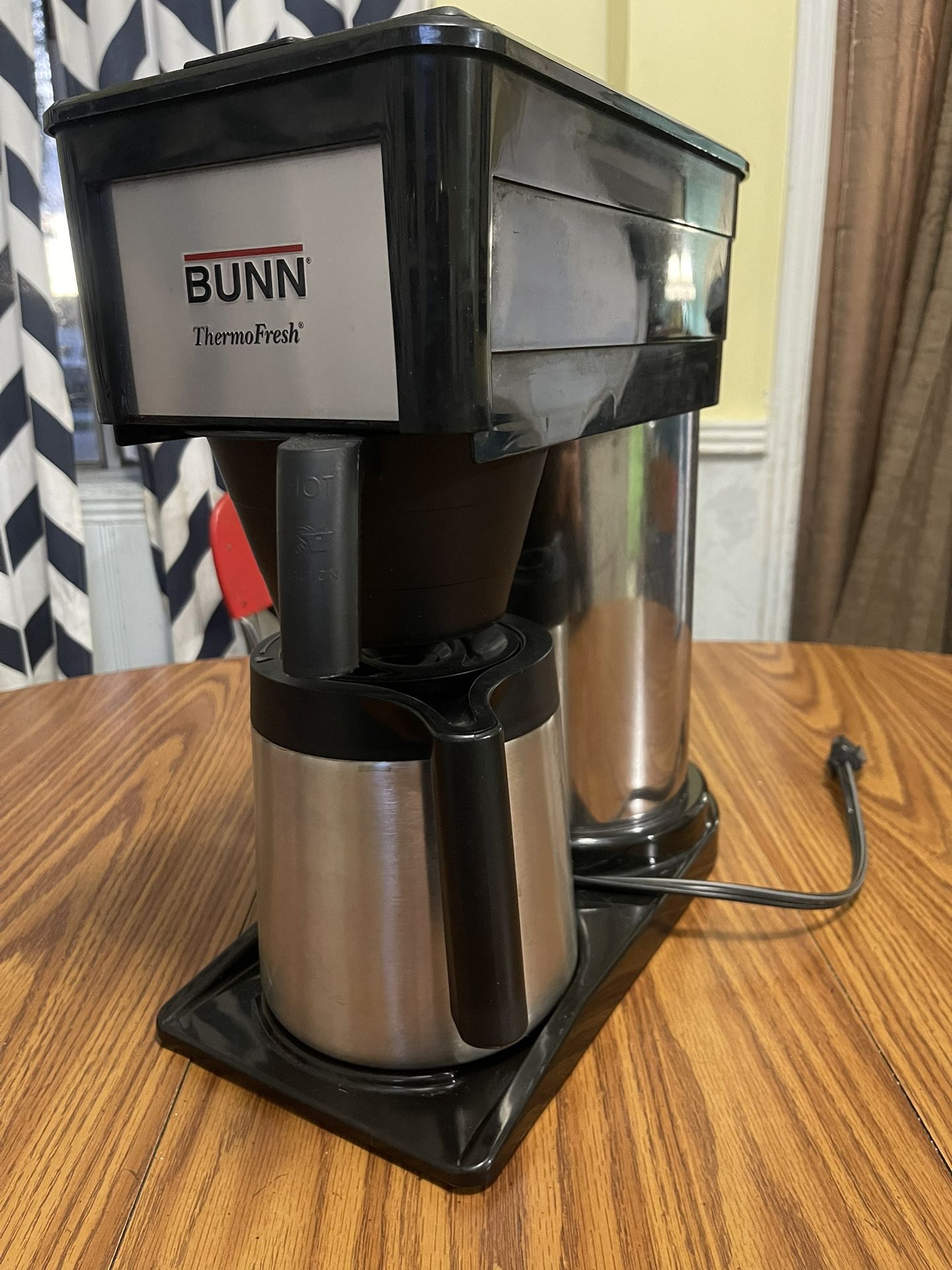 Bunn Thermofresh Coffee Maker (BTX B)