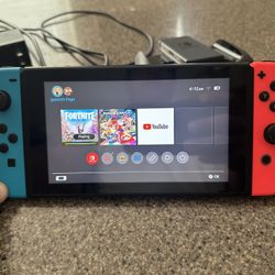 Nintendo Switch 