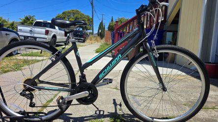 Schwinn Hybrid Bike Medium Size