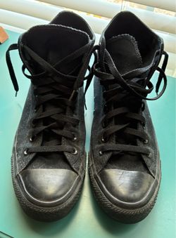 All black Converse. Size 9,