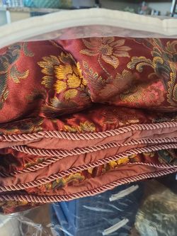Queen comforter