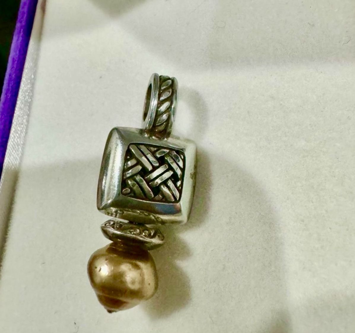 Vintage Brighton pendant In good condition Approx 1.5”