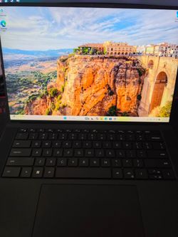 Dell Precision 5570 - Intel i7 | 16GB RAM | 512GB SSD | Like New