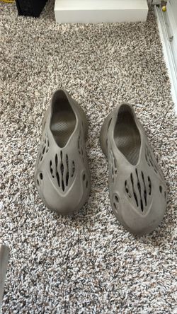 Foam runners size 7W 5.5M
