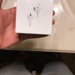 AirPods 4th Gen
