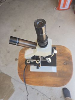 Microscope