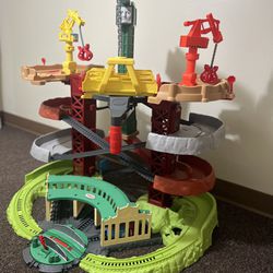Thomas & Friends Multi-Level Track Set Trains & Cranes Super Tower