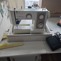 Zig Zag Sewing Machine 