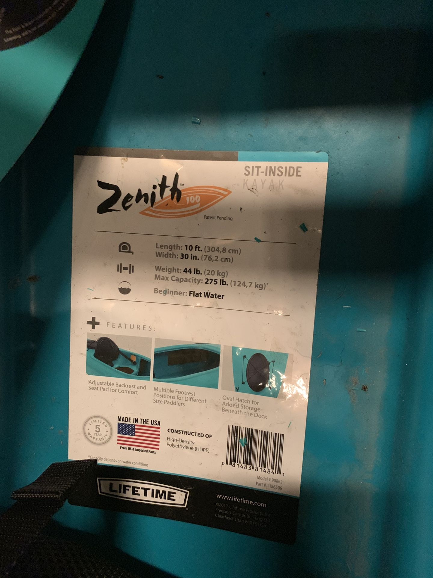 Lifetime zenith 100 sit in kayak almost like "New" for Sale in