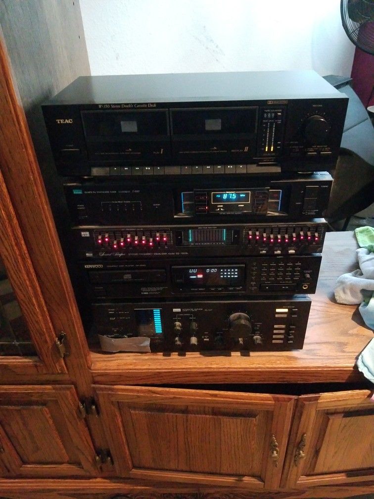 Vintage Stero And Speakers Double Tape And Tuner And Eq
