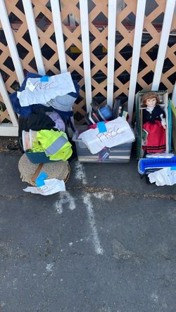 Variety of stuff for free come get it soon