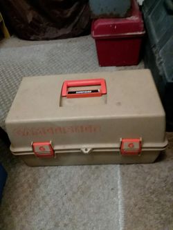 Fishing tackle box and reel for Sale in Cleveland, OH - OfferUp