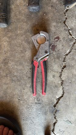Milwaukee Low Voltage Cable Cutters