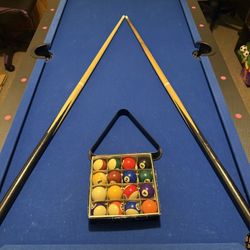 Folding 6 Ft Pool Table 