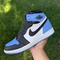 Air Jordan 1 Unc