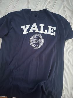 Yale T-shirt
