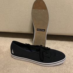 Ladies black Nautica tennis shoes