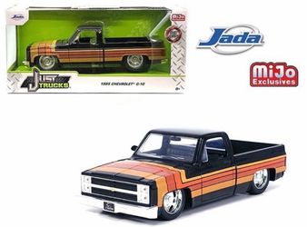 Jada 1:24 1985 Chevrolet C10 Pickup with GM Rally Wheels – Black w/ Stripes