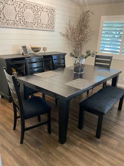 Dinning Table