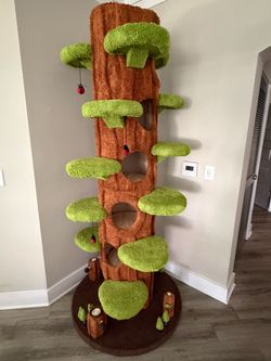 Large Tree-Shaped Cat Tower with Condos