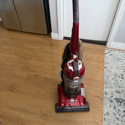 VACUUM CLEANER- HOOVER 12 AMP 