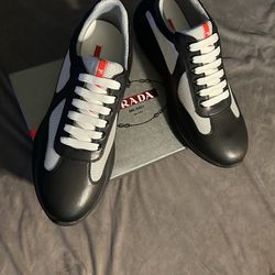 Prada cups black & white