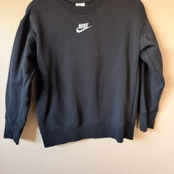 Women’s Nike black crewneck sweatshirt with embroidered logo