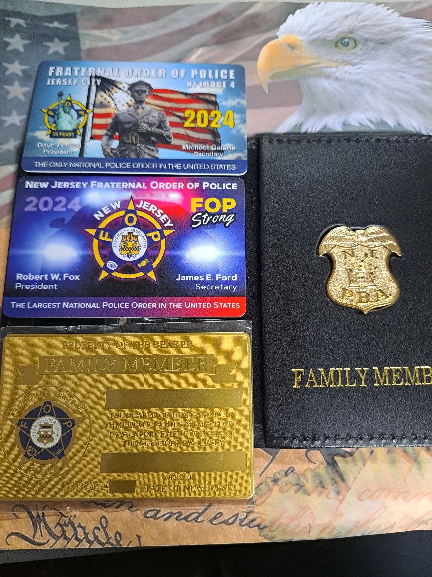 NOVELTY NEW JERSEY FRATERNAL ORDER OF POLICE FAMILY MEMBER WALLET GOLD COURTESY 2025