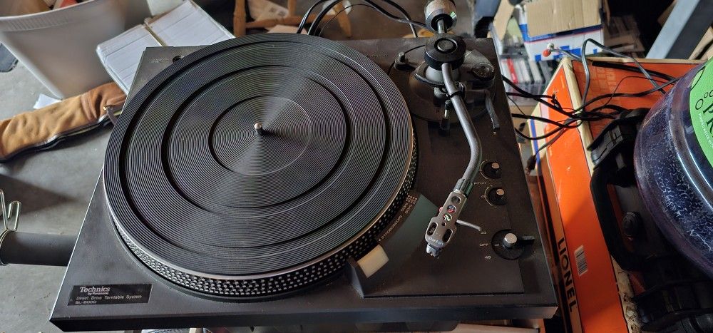 Technics SL-2000 Turntable