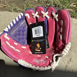 Girls Rawlings Softball Glove