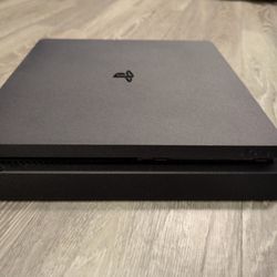 Ps4 Slim 1 TB + 4 Games! 