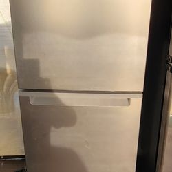 Kenmore Stainless Steel Top Freezer 24x58 Barely 