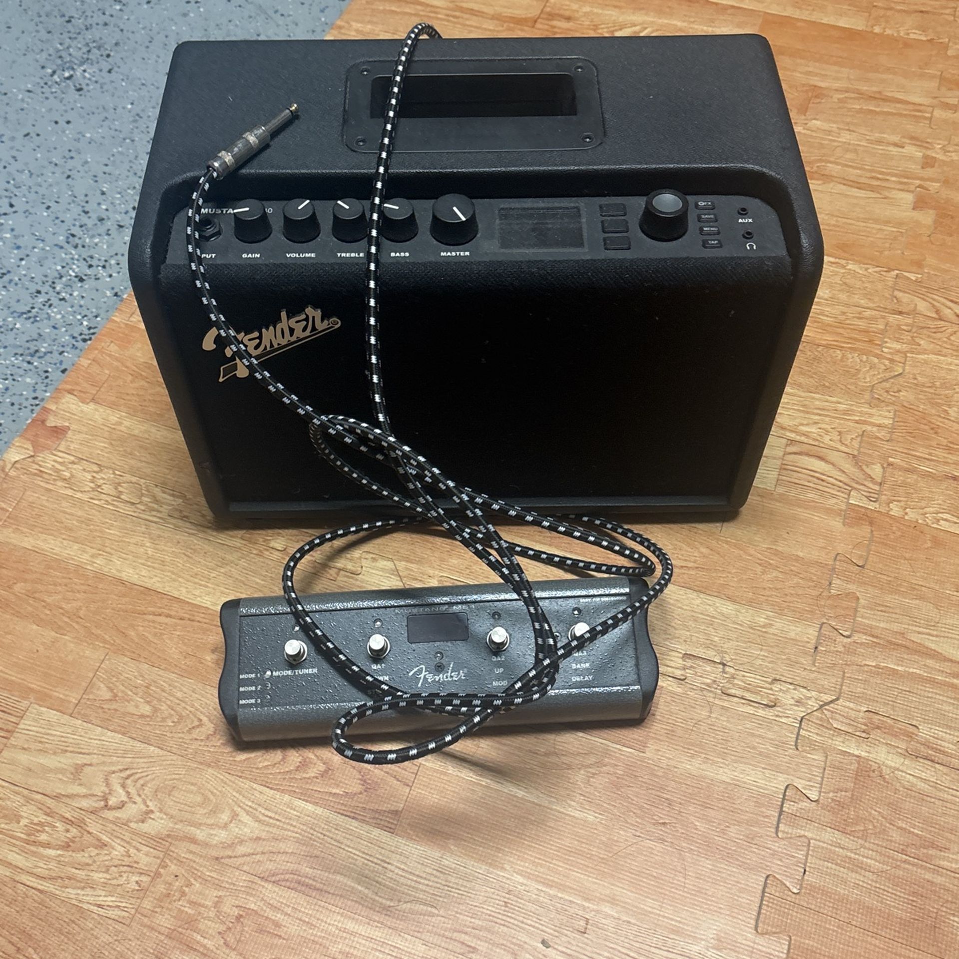 Fender GT40 And Fender Ms4 Pedal