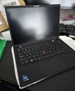 ThinkPad X1 Carbon Gen 10 - BRAND NEW