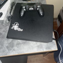 PlayStation Comes With Controller 