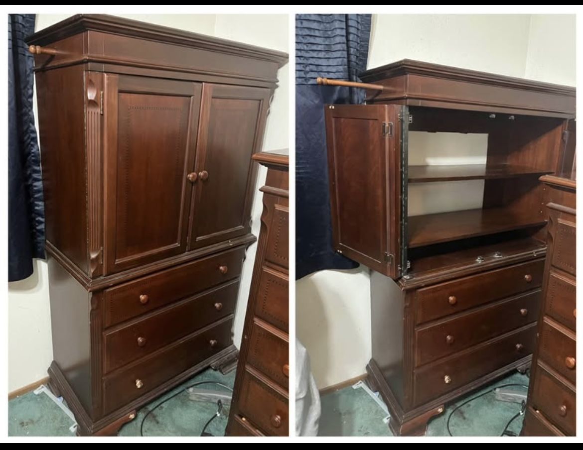 Dresser / Entertainment Center